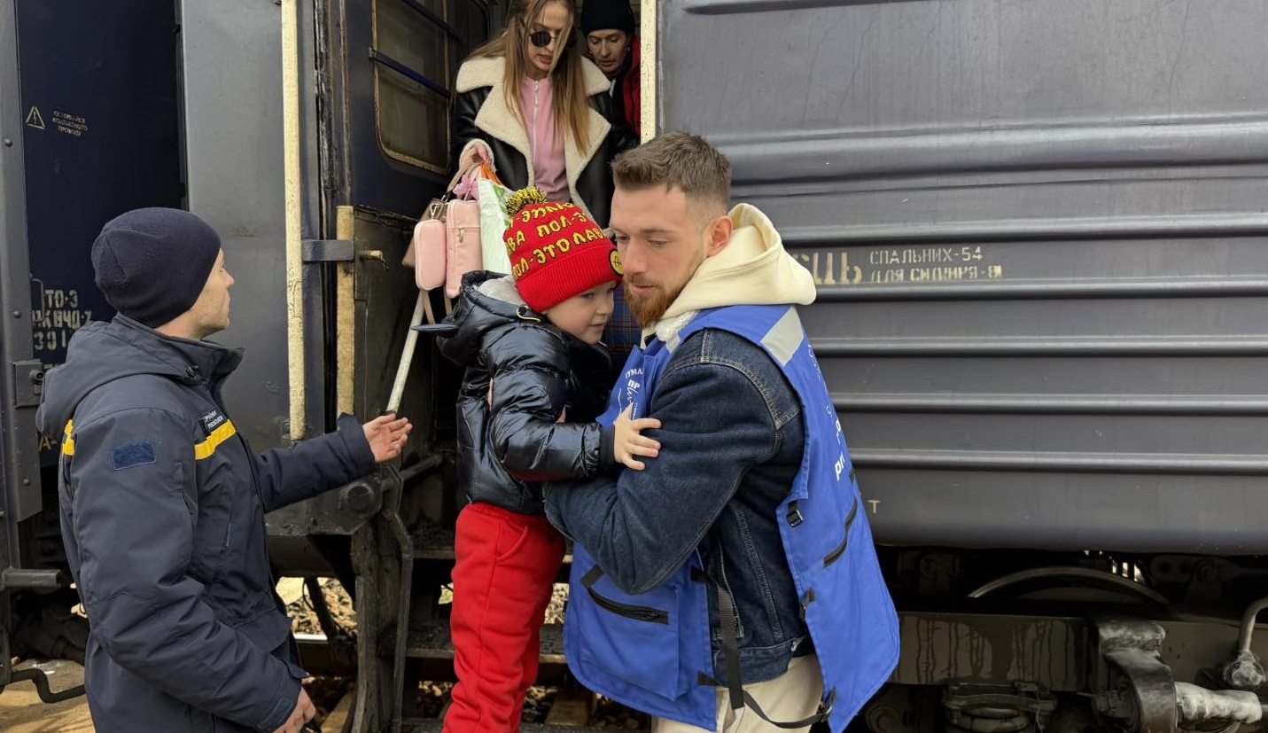 Закарпаття прийняло ще одну родину з прифронтового регіону (ФОТО)