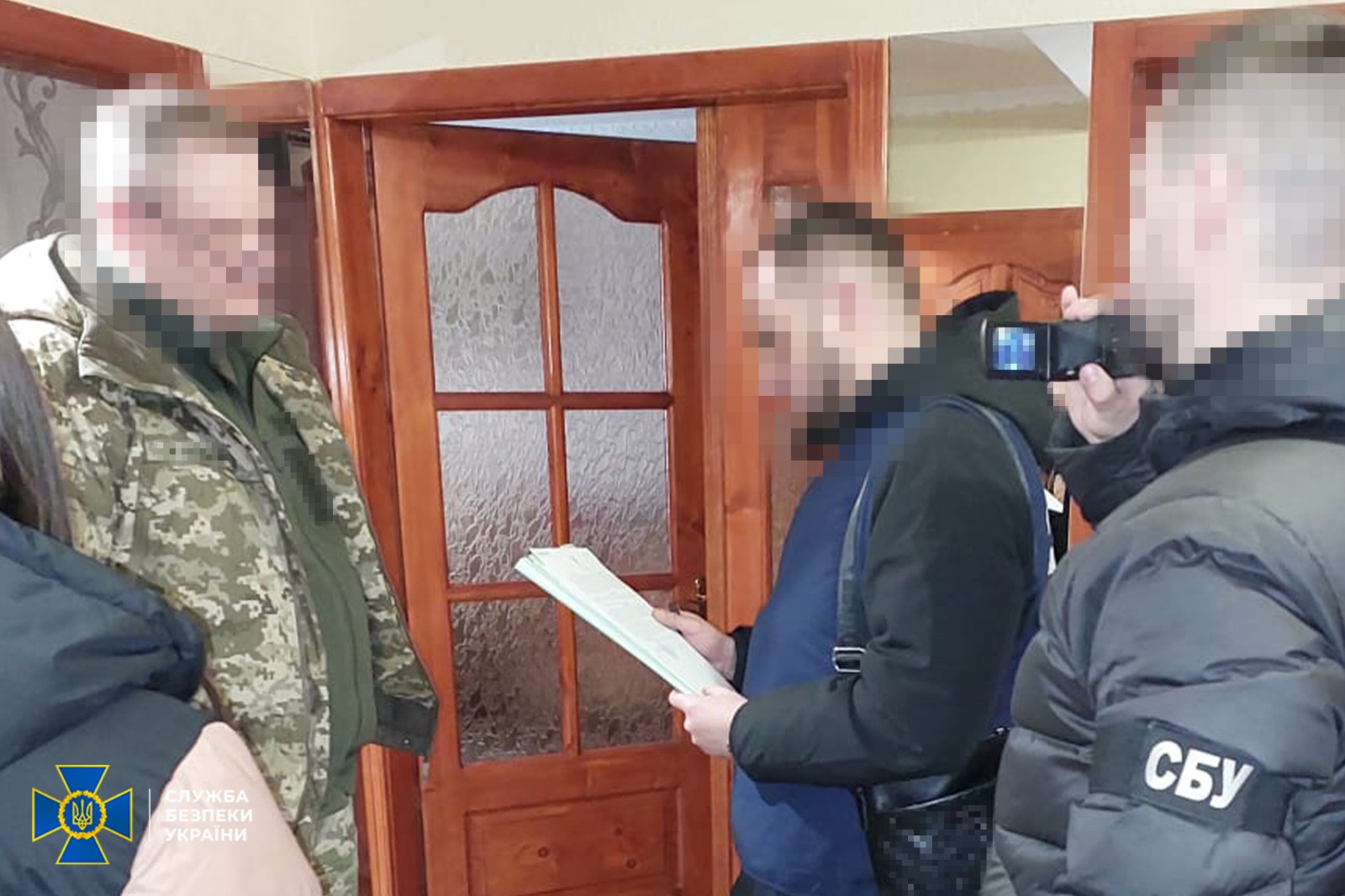 На Закарпатті викрили посадовця районного ТЦК, який незаконно знімав військовозобов’язаних із розшуку (ФОТО)