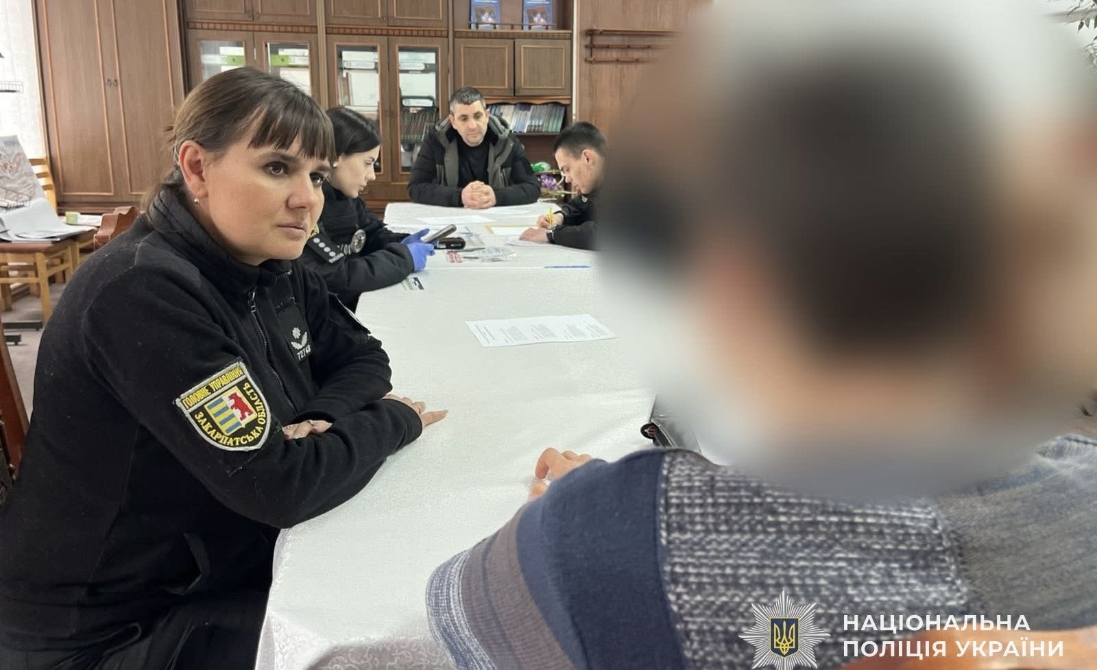 У ліцеї Мукачева підліток погрожував одноліткам ножем (ФОТО)