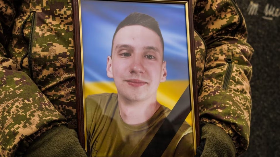 В Ужгороді провели в останню путь сержанта Нацгвардії Василя Фрінцка (ФОТО)