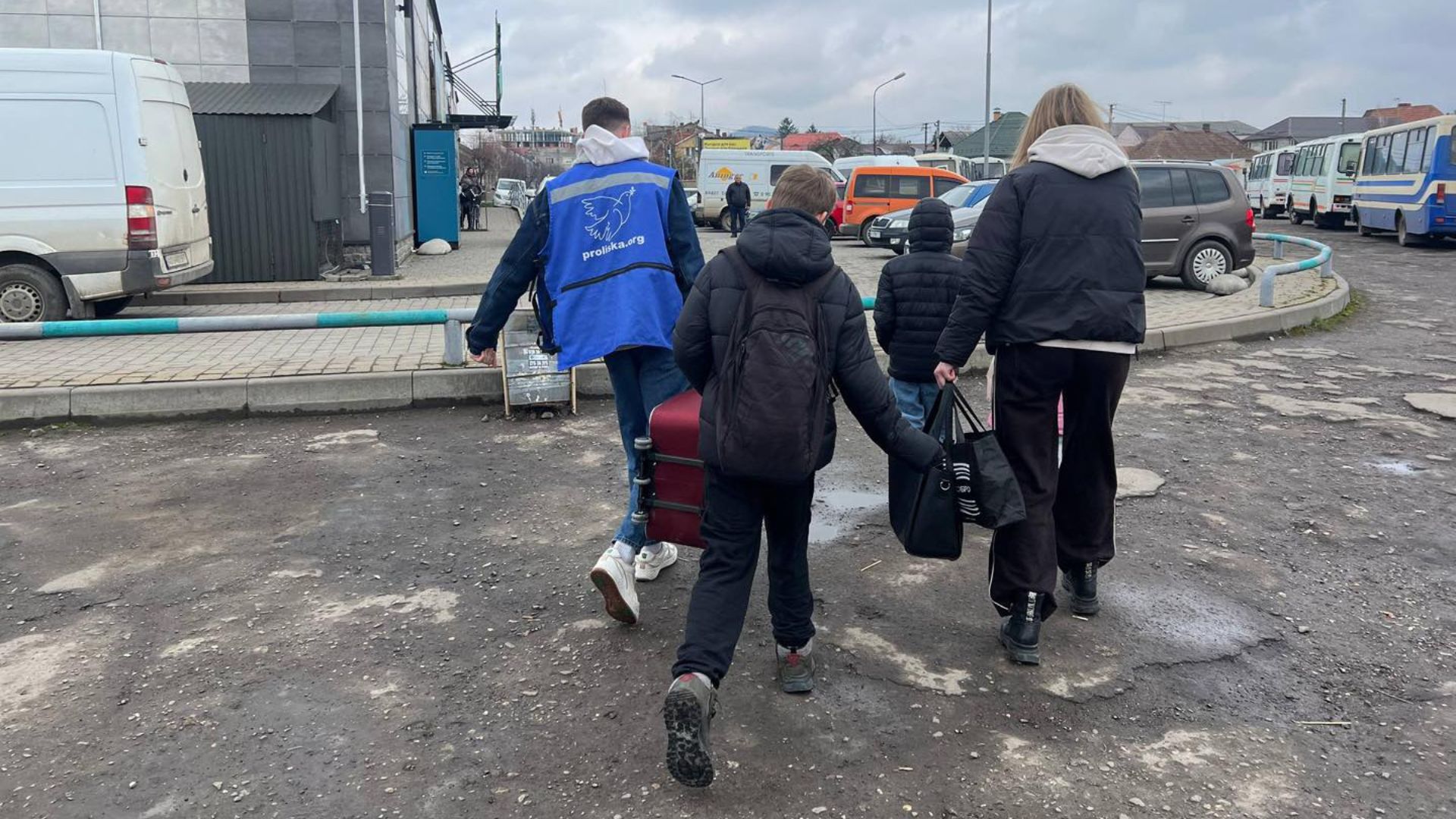 На Закарпаття евакуювали матір з трьома дітьми із прифронтової території (ФОТО)