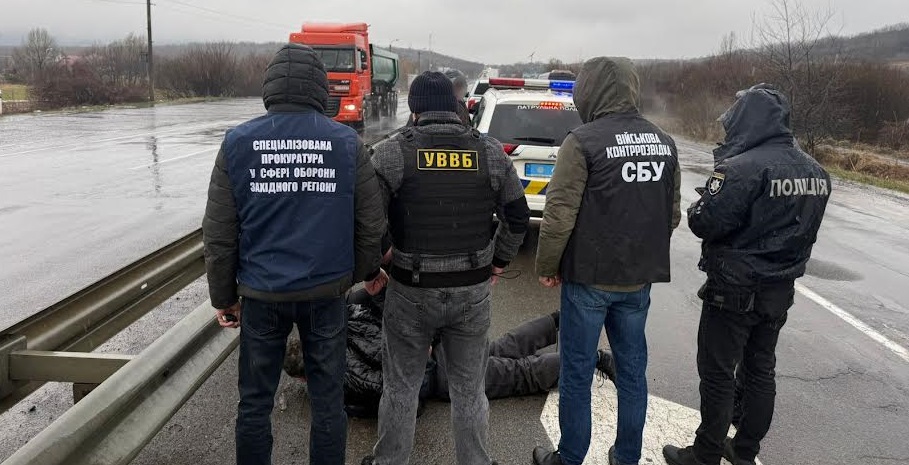 На Закарпатті затримали чоловіка, який намагався підкупити прикордонника (ФОТО)