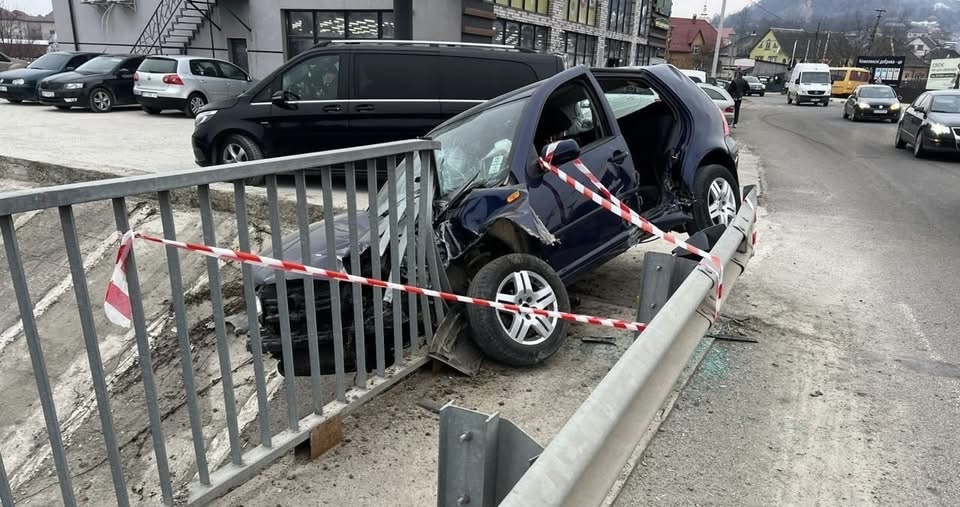 У Сільці внаслідок аварії жінка опинилася в реанімації (ФОТО)