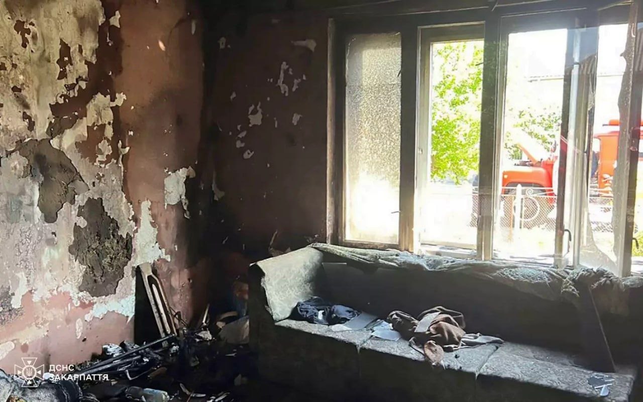 На Берегівщині рятувальники загасили пожежу у житловому будинку (ФОТО)