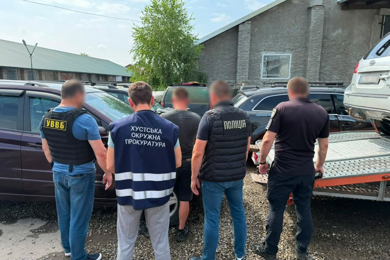 На Закарпатті затримали власника СТО за продаж гуманітарних авто, призначених для ЗСУ (ФОТО)