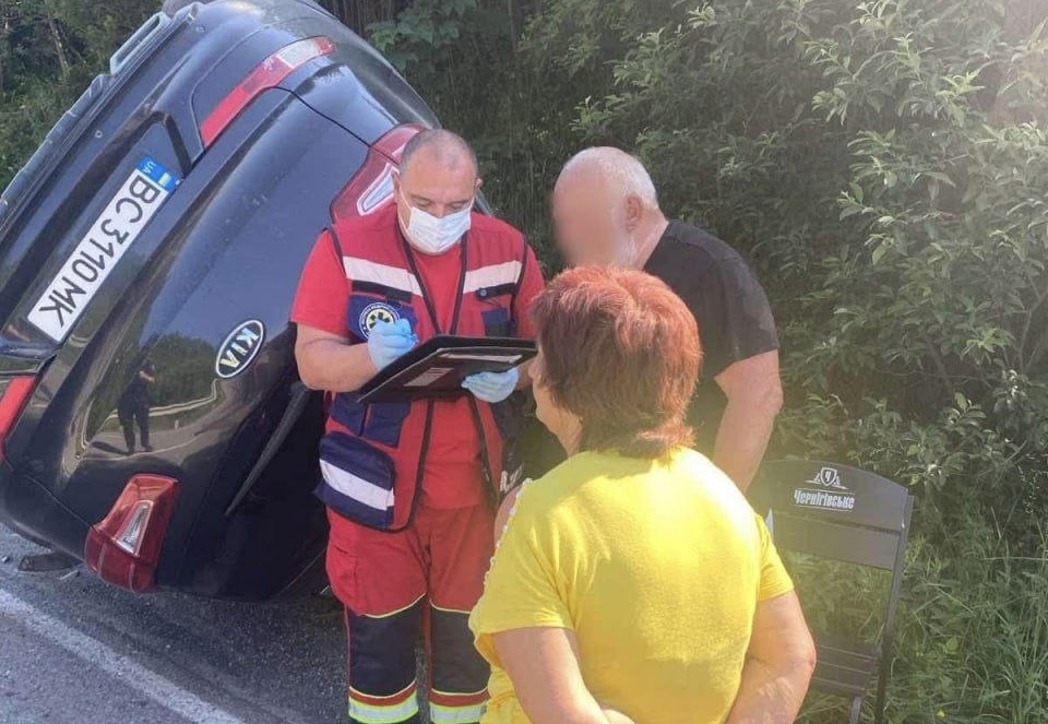 На Закарпатті водій заснув за кермом і з’їхав із дороги (ФОТО)