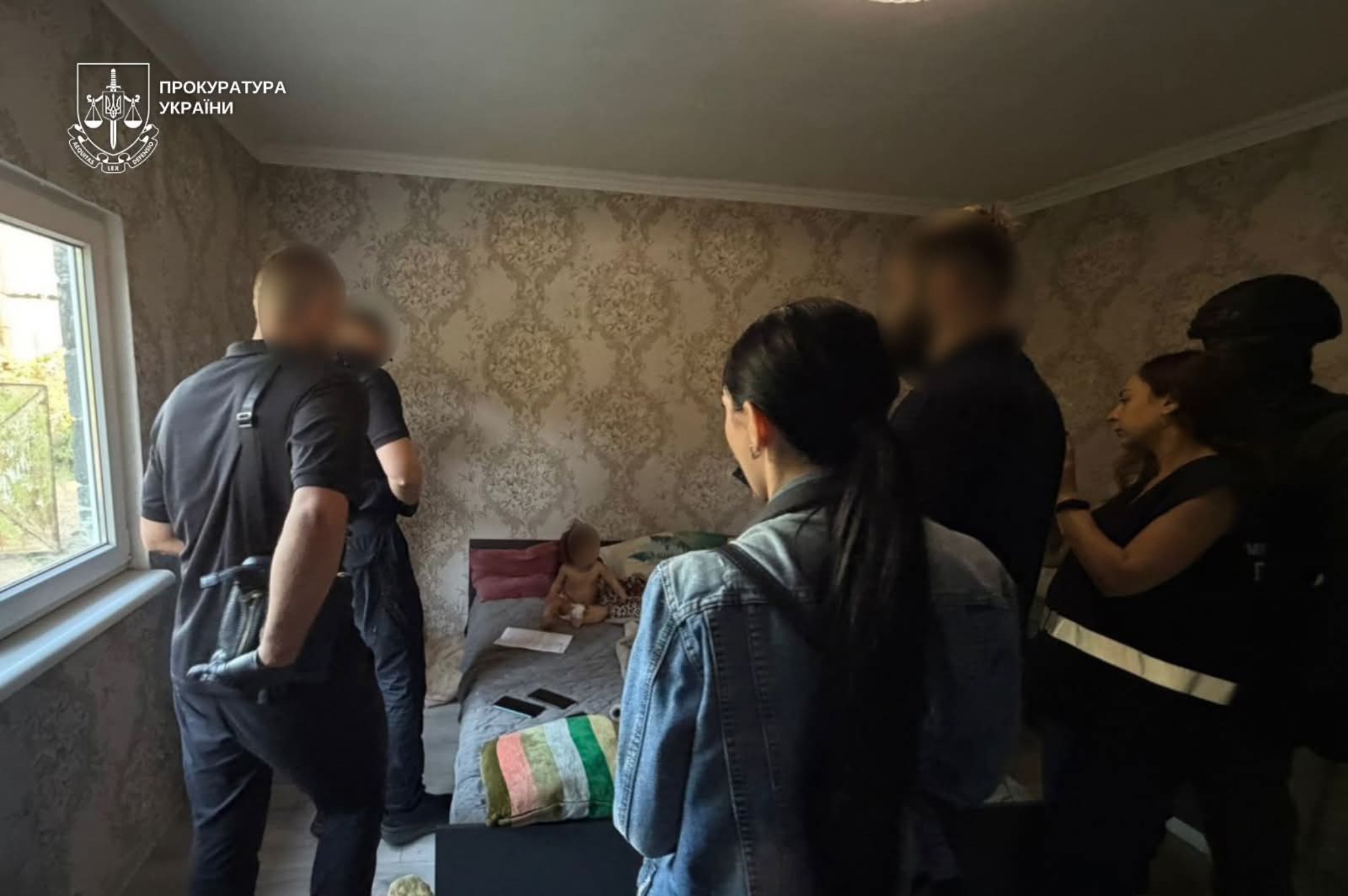 На Закарпатті затримали 32-річну жінку, яка знімала порно з малолітньою донькою (ФОТО)