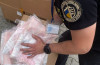 На кордоні з Румунією митники викрили схему ввезення брендового одягу на понад 5 млн грн (ФОТО)