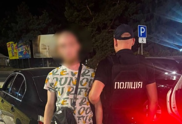 В Ужгороді патрульні виявили наркотики в автомобілі BMW (ФОТО)