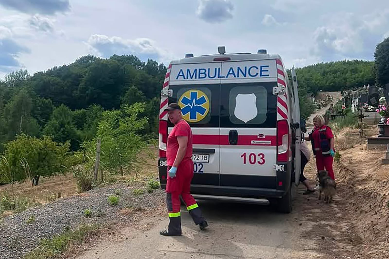На Хустщині внаслідок пожежі сухої трави отримала опіки 69-річна жінка (ФОТО)