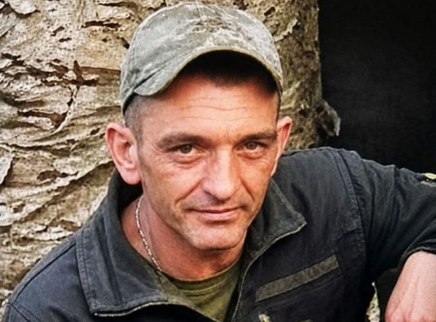У Плоскому Потоці Полянської громади попрощаються з Василем Ийдером, що поліг ще в 2023-му під Бахмутом (ФОТО)