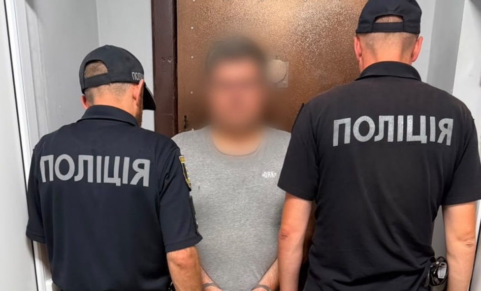 На Закарпатті підозрюваного у шахрайстві на 28,6 млн грн взяли під варту
(ФОТО)