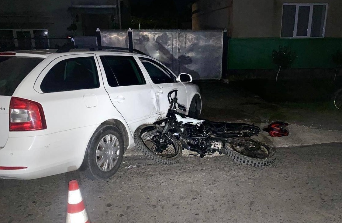 На Мукачівщині в ДТП травмувалися двоє 14-річних мотоциклістів (ФОТО)