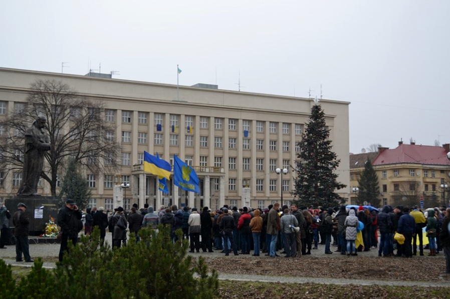 В Ужгороді вшанування Дня соборності Майдан розпочав хвилиною мовчання (ФОТО)