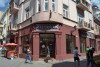 В Ужгороді на місці 1-ї аптеки – ювелірка з чотирма вивісками (ФОТО)