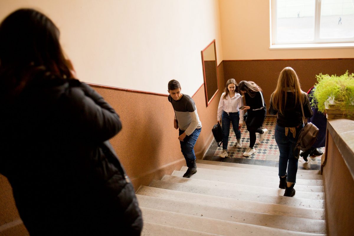 Вчителям – вчитись. Як працює гімназія у Берегові