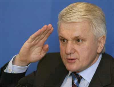 ЛИТВИН ПІДПИСАВ МОВНИЙ ЗАКОН, ЯКИЙ ОБІЦЯВ НЕ ПІДПИСУВАТИ