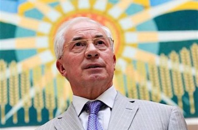 З наступного тижня Азаров заопікується українською мовою
