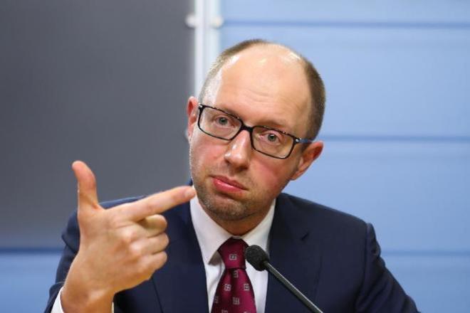 Хто може виховати українську суспільність, або Чому закурив прем’єр-міністр?