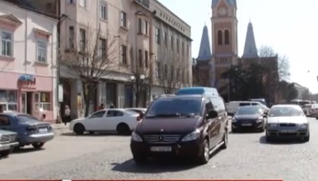 Введене урядом спецмито робить нові іномарки недосяжними для закарпатців (ВІДЕО)