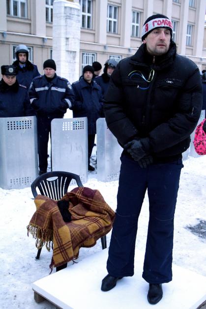 Ужгородець, що голодував "проти Ледиди", вже вдома (ВІДЕО)