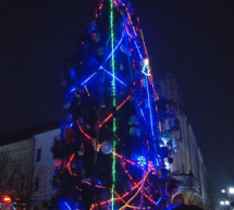 22-метрова мукачівська ялинка прибула з Міжгірщини (ВІДЕО)