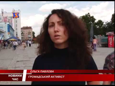 В Ужгороді волонтери зібрали для закарпатських солдатів 20 тис грн і кілька тонн продуктів (ВІДЕО)