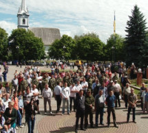 У Тячеві відбулось віче під стінами райради з відставкою її голови (ВІДЕО)