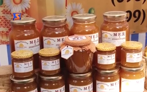 У Мукачеві стартував традиційний медовий фестиваль (ВІДЕО)