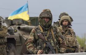 Закарпатські волонтери зустрічали в Ужгороді поранених бійців та їхні сім