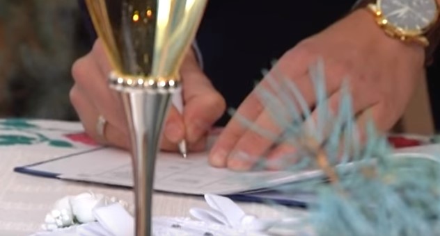 Двохсотий шлюб за добу зареєстрували в Ужгороді (ВІДЕО)