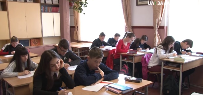 Всеукраїнський радіодиктант єдності писали на Закарпатті (ВІДЕО)
