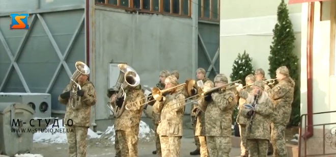 У Закаратському ліцеї з посиленою військово-фізичною підготовкою відзначили День Збройних сил (ВІДЕО)
