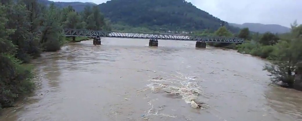 Метеорологи фіксують підняття рівня води в річках Закарпаття