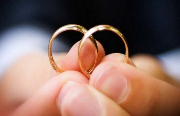 У "дзеркальну" дату в Ужгороді одружилося 15 пар