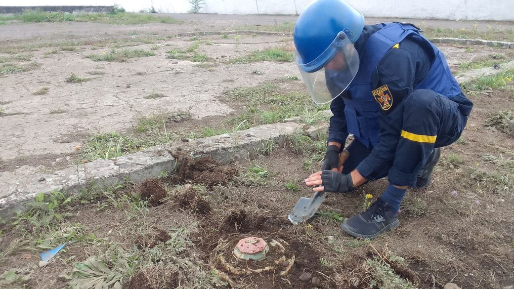 Сапери з Закарпаття розміновують деокуповані території (ФОТО, ВІДЕО)