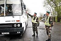На Закарпатті прикордонники не дозволили вивезти дитину за кордон за підробленою нотаріальною заявою