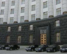 Кабмін зобов’яже чиновників декларувати подарунки?