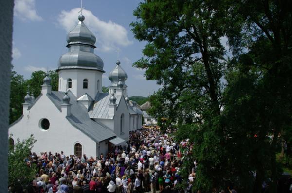 У Дубрівському монастирі на Закарпатті освячено новий храм (ФОТО)